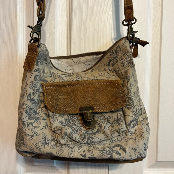 Myra Bag- canvas crossbody bag - Picture 2 of 6